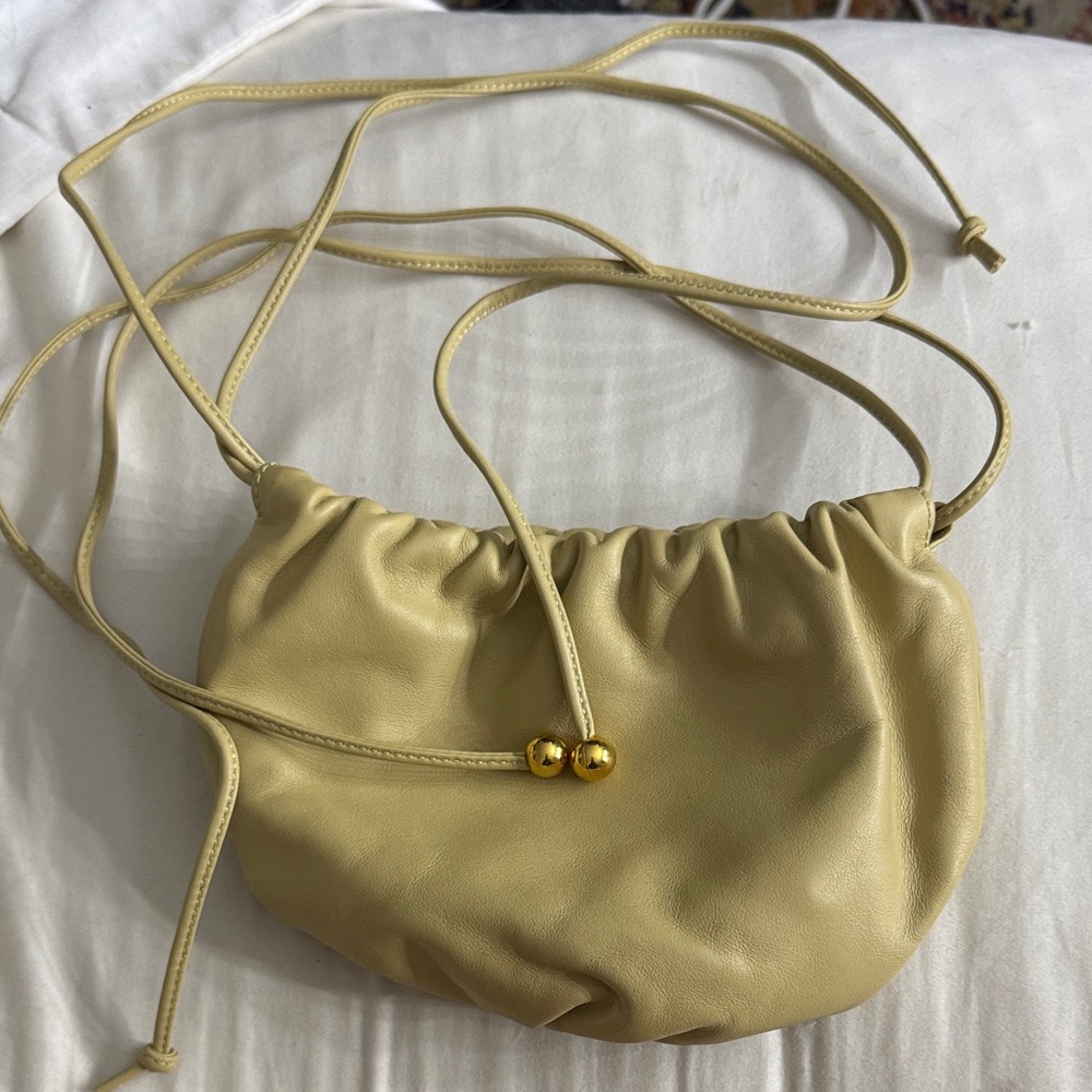 Bottega Veneta Pale Yellow Gathered Drawstring Wristlet - Picture 6 of 9